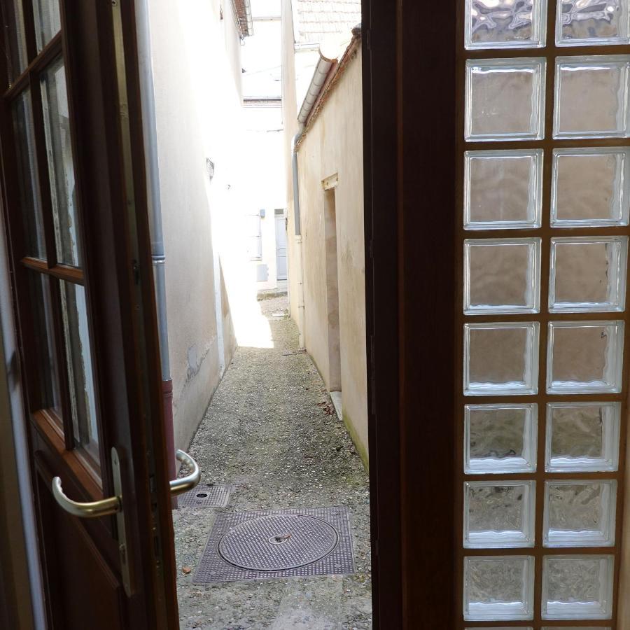 Appart' De La Collegiale Bourbon-Lancy Exterior foto